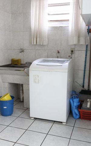 Casa à venda com 193m², 3 quartos e 2 vagasLavanderia