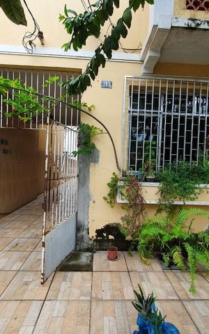 Casa à venda com 280m², 4 quartos e 4 vagas Casa à venda com 280m², 4 quartos e 4 vagasFachada