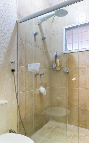 Casa à venda com 340m², 4 quartos e 6 vagas Casa à venda com 340m², 4 quartos e 6 vagasBanheiro das suítes americanas