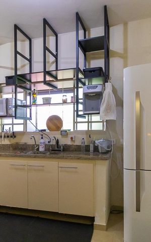 Casa à venda com 340m², 4 quartos e 6 vagas Casa à venda com 340m², 4 quartos e 6 vagasCozinha