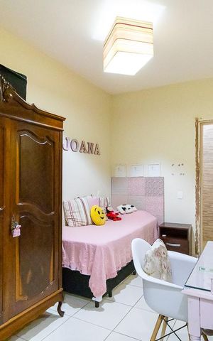Casa à venda com 340m², 4 quartos e 6 vagas Casa à venda com 340m², 4 quartos e 6 vagasQuarto 3 - Suíte americana