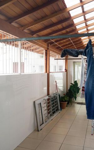 Casa à venda com 270m², 3 quartos e 4 vagasCorredor Lateral