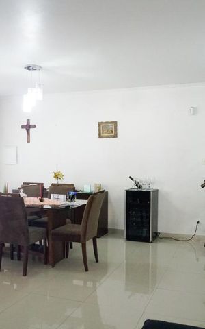 Casa à venda com 270m², 3 quartos e 4 vagasSala