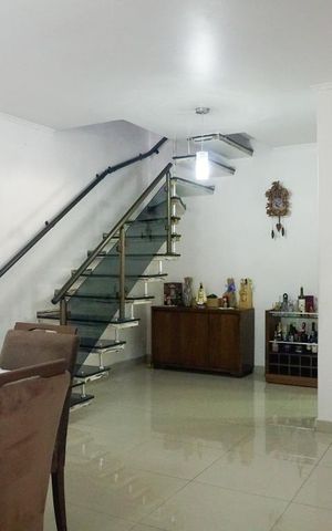Casa à venda com 270m², 3 quartos e 4 vagasSala
