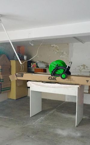 Casa à venda com 270m², 3 quartos e 4 vagasSalão na Parte de Baixo