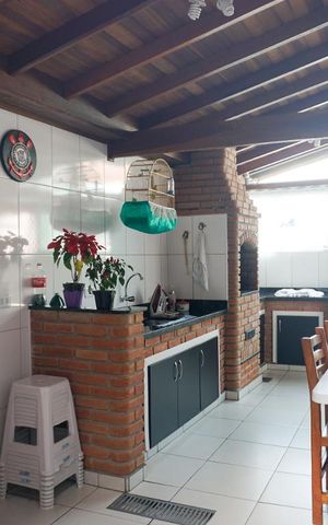 Casa à venda com 270m², 3 quartos e 4 vagasChurrasqueira