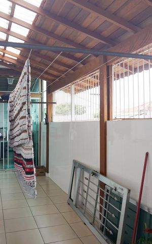 Casa à venda com 270m², 3 quartos e 4 vagasCorredor Lateral
