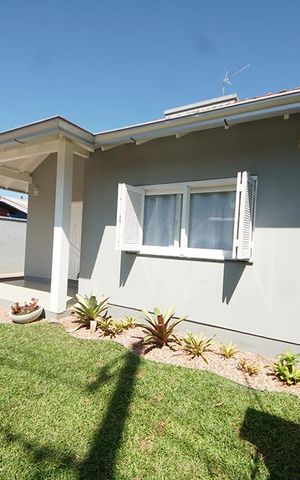 Casa à venda com 160m², 2 quartos e 2 vagasFachada