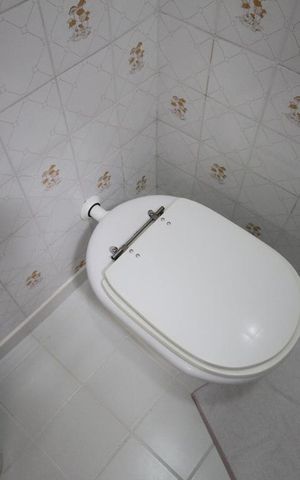 Casa de condomínio à venda com 300m², 3 quartos e 3 vagasBanheiro de Serviço