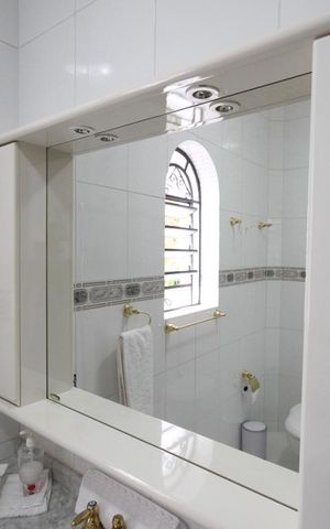 Casa de condomínio à venda com 300m², 3 quartos e 3 vagasBanheiro