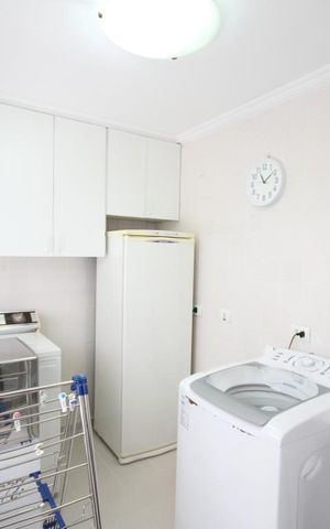 Casa de condomínio à venda com 300m², 3 quartos e 3 vagasÁrea de Serviço