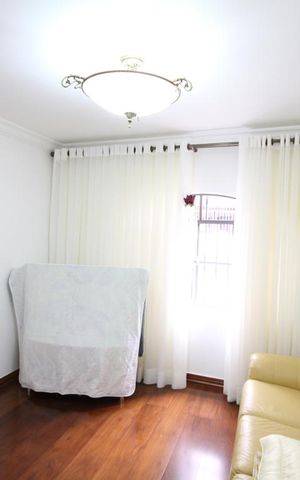 Casa de condomínio à venda com 300m², 3 quartos e 3 vagasSala