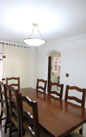 Casa de condomínio à venda com 300m², 3 quartos e 3 vagasSala
