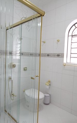 Casa de condomínio à venda com 300m², 3 quartos e 3 vagasBanheiro