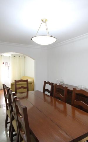 Casa de condomínio à venda com 300m², 3 quartos e 3 vagasSala