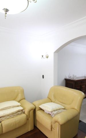 Casa de condomínio à venda com 300m², 3 quartos e 3 vagasSala