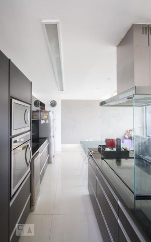 Apartamento para alugar com 118m², 2 quartos e 2 vagasCozinha