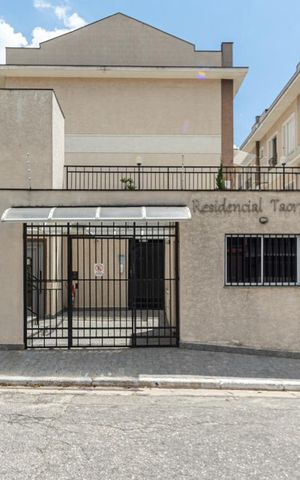 Casa de condomínio à venda com 97m², 2 quartos e 2 vagas Casa de condomínio à venda com 97m², 2 quartos e 2 vagasFachada