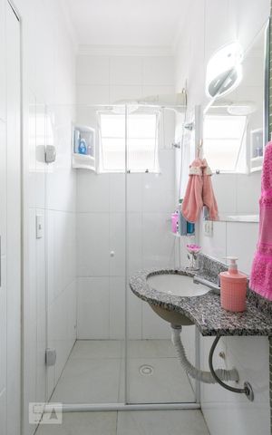 Casa de condomínio à venda com 97m², 2 quartos e 2 vagas Casa de condomínio à venda com 97m², 2 quartos e 2 vagasBanheiro da Suíte 1