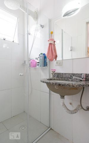 Casa de condomínio à venda com 97m², 2 quartos e 2 vagas Casa de condomínio à venda com 97m², 2 quartos e 2 vagasBanheiro da Suíte 1