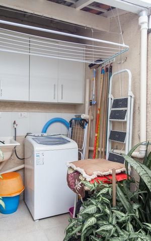 Casa de condomínio à venda com 97m², 2 quartos e 2 vagas Casa de condomínio à venda com 97m², 2 quartos e 2 vagasÁrea de Serviço