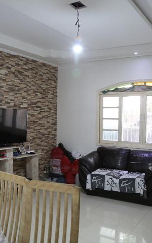 Casa para alugar com 134m², 2 quartos e 4 vagasSala