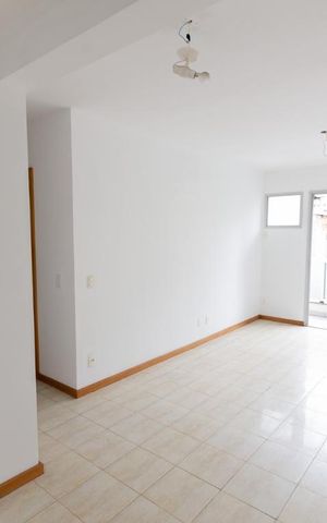 Apartamento à venda com 70m², 2 quartos e 1 vaga Apartamento à venda com 70m², 2 quartos e 1 vagaSala