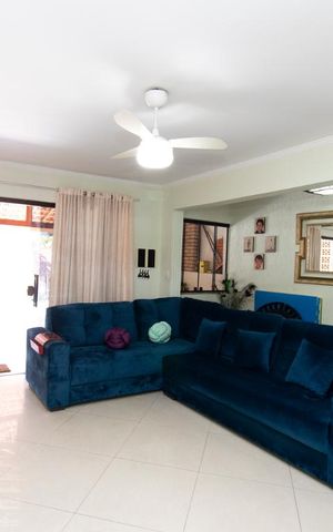 Casa à venda com 72m², 3 quartos e 2 vagas Casa à venda com 72m², 3 quartos e 2 vagasSala de Estar