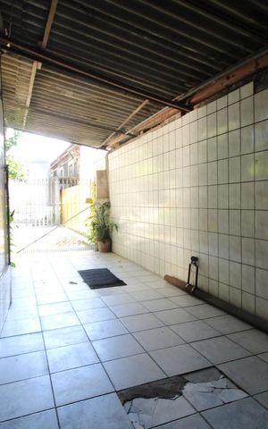 Casa à venda com 236m², 5 quartos e 2 vagasQuintal lateral