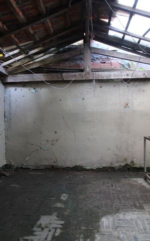 Casa à venda com 236m², 5 quartos e 2 vagasEdícula