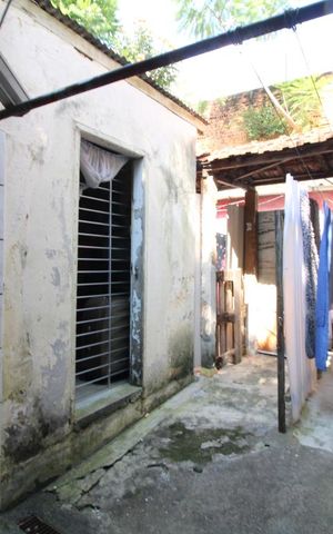 Casa à venda com 236m², 5 quartos e 2 vagasÁrea dos fundos - edícula