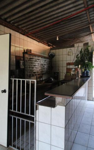 Casa à venda com 236m², 5 quartos e 2 vagasQuintal lateral