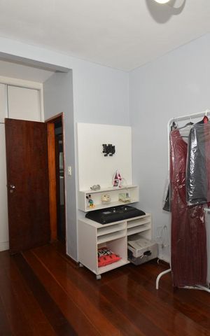 Casa à venda com 240m², 3 quartos e 2 vagasSuíte 3
