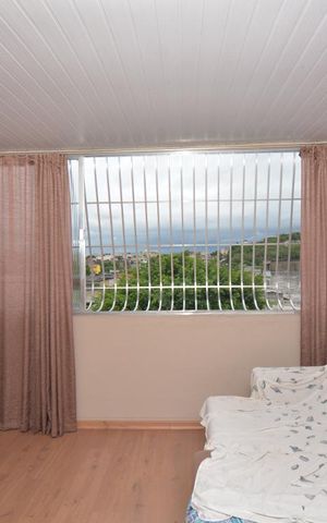 Casa à venda com 240m², 3 quartos e 2 vagasTerraço - Churrasqueira
