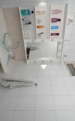 Casa à venda com 240m², 3 quartos e 2 vagasBanheiro da Suíte 1
