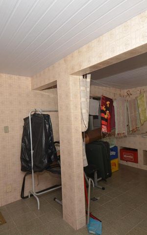 Casa à venda com 240m², 3 quartos e 2 vagasTerraço - Lavanderia