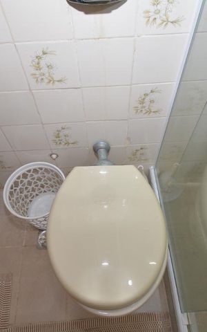Casa à venda com 240m², 3 quartos e 2 vagasBanheiro da suíte 2