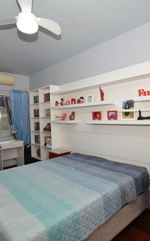 Casa à venda com 240m², 3 quartos e 2 vagasSuíte 1