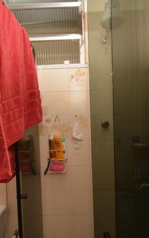 Casa à venda com 240m², 3 quartos e 2 vagasBanheiro