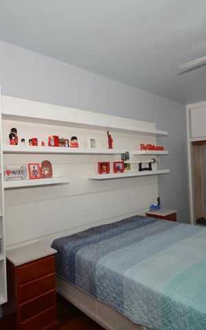 Casa à venda com 240m², 3 quartos e 2 vagasSuíte 1