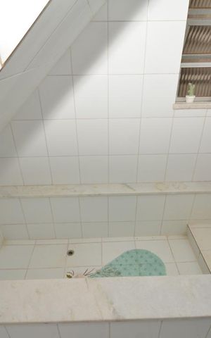 Casa à venda com 240m², 3 quartos e 2 vagasBanheiro da Suíte 1