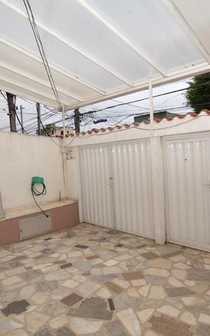Casa à venda com 240m², 3 quartos e 2 vagasGaragem