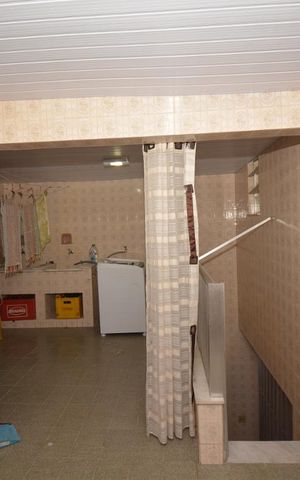 Casa à venda com 240m², 3 quartos e 2 vagasTerraço - Lavanderia