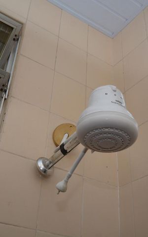 Casa à venda com 240m², 3 quartos e 2 vagasBanheiro