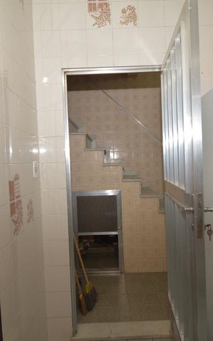 Casa à venda com 240m², 3 quartos e 2 vagasÁrea de Serviço