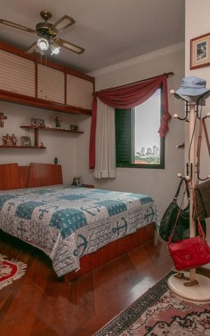 Apartamento à venda com 150m², 3 quartos e 3 vagas Apartamento à venda com 150m², 3 quartos e 3 vagasSuíte