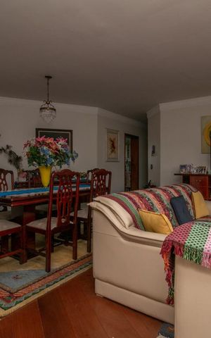 Apartamento à venda com 150m², 3 quartos e 3 vagas Apartamento à venda com 150m², 3 quartos e 3 vagasSala