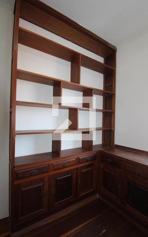 Casa à venda com 323m², 3 quartos e 4 vagasEscritório 1