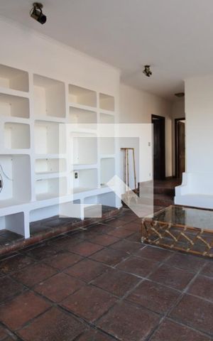 Casa à venda com 323m², 3 quartos e 4 vagasSala de TV