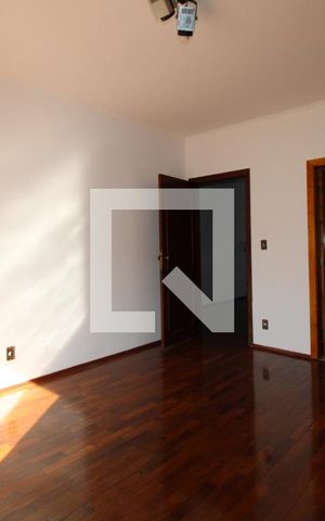 Casa à venda com 323m², 3 quartos e 4 vagasQuarto 1 (suíte)